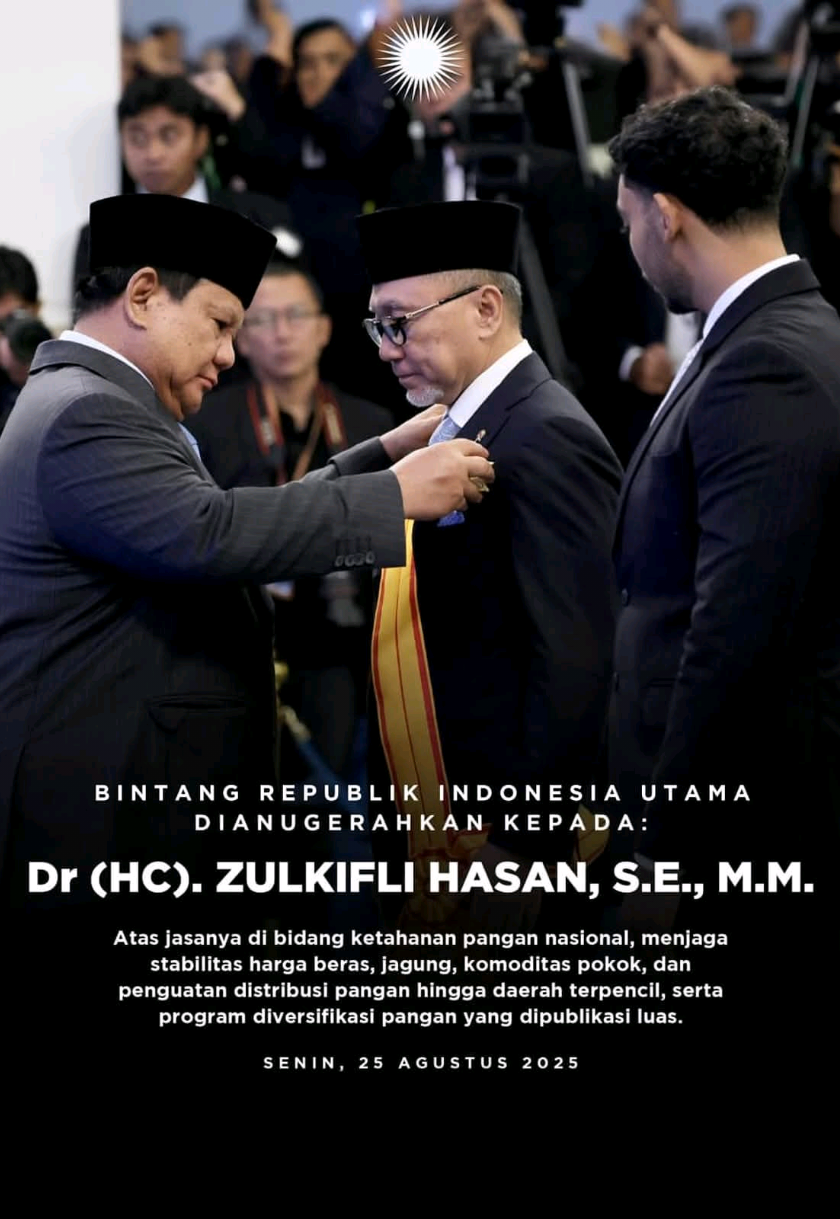 *PAN AWARD 2025* --------------------------------------------------  Penganugerahan Bintang_ 🌟 1. Momen penghargaan Bintang Republik Indonesia Utama untuk Ketua Umum PAN Zulkifli Hasan menjadi tonggak penting dalam perjuangan menjaga pangan rakyat, sekaligus ajakan bagi seluruh masyarakat untuk bersatu memperkuat langkah besar ini demi Indonesia yang lebih sejahtera. 2. ⁠Penghargaan Bintang Republik Indonesia Utama untuk Zulkifli Hasan menjadi bukti kerja nyata dalam menjaga pangan rakyat, sekaligus dorongan bagi masyarakat Indonesia untuk bersama mendukung terwujudnya ketahanan pangan yang berkeadilan dan berkelanjutan 3. ⁠Zulkifli Hasan menerima Bintang Republik Indonesia Utama dari Presiden Prabowo Subianto, sebuah apresiasi atas kerja keras dan pengabdian beliau dalam memastikan pangan tetap tersedia, terjangkau, dan merata untuk masyarakat Indonesia 4. ⁠Zulkifli Hasan menerima Bintang Republik Indonesia Utama berkat kerja nyata menjaga pangan rakyat dan memperkuat distribusi hingga terpencil.  Momen ini mengingatkan kita bahwa masyarakat juga harus bersama menjaga pangan agar selalu cukup dan tak pernah habis bahkan sampai ke daerah terpencil. @zul.hasan @Hery PAN Lhokseumawe  #ZulkifliHasan #PartaiAmanatNasional #PANAWARDS #Bintangrepublikindonesiautama  #27TahunPAN 