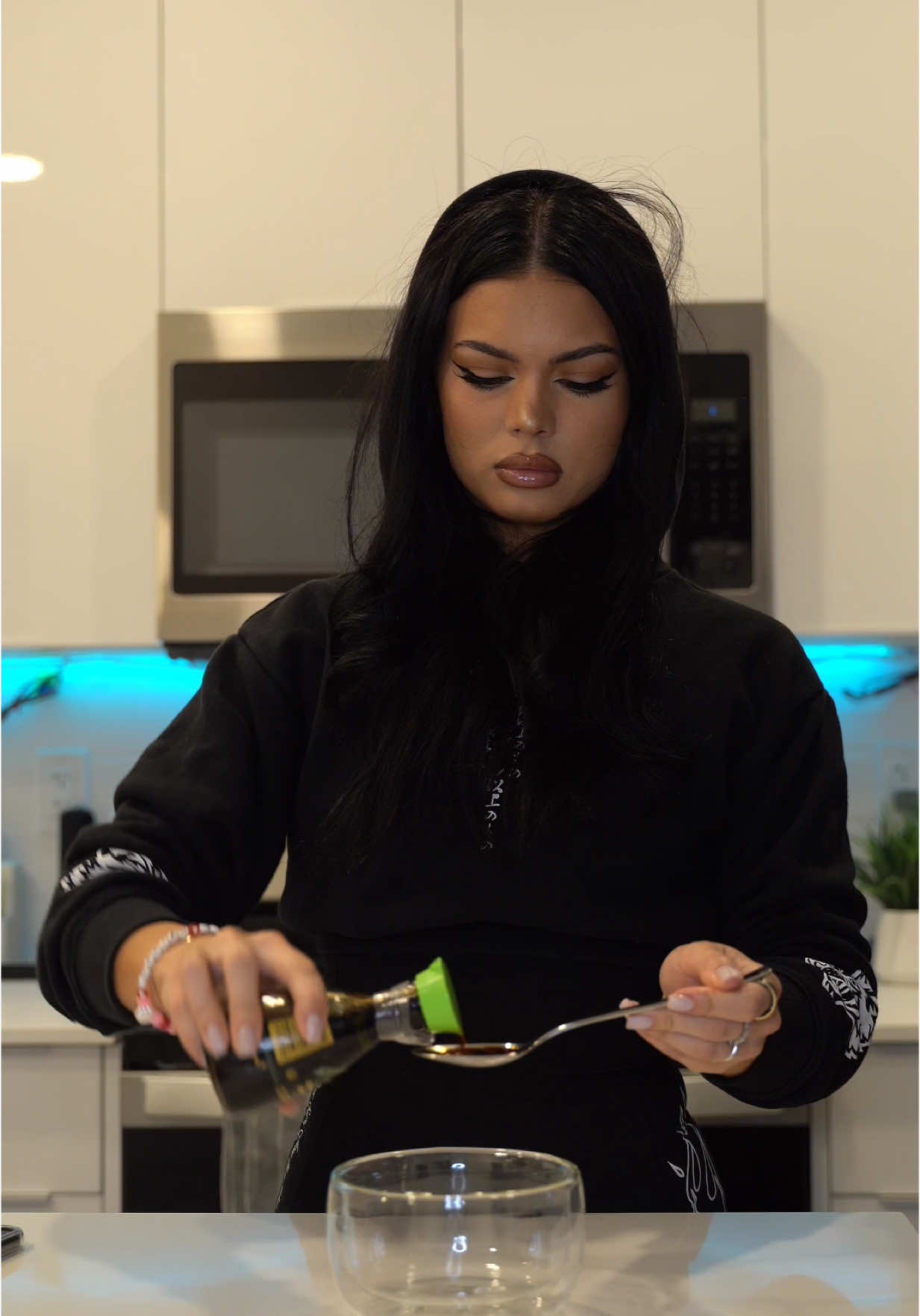 Make dinnAH with me @Cal AI #fyp #cooking #salmon 