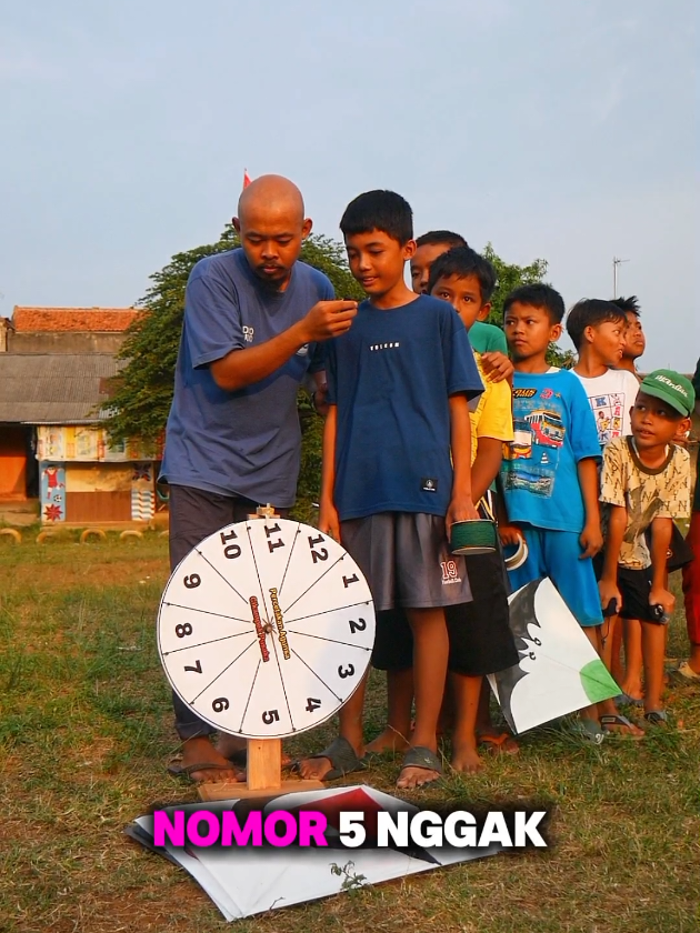 pilih no berapa cil ??  #bocil #layanglayang #layangan #abahlada #hahlada 