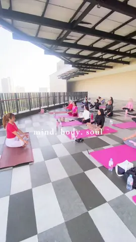 Yoga Class Day 2 bersama coach melinda Yoga Weekend by @kelasyoga.id  #yoga #yogapose #beginneryoga #yogaday #yogateacher 