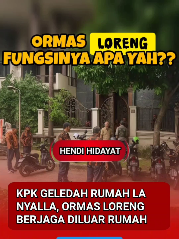 ORMAS LORENG FUNGSINYA APA YAH??? LORENG RASA JERUK FUNGSINYA APA YAH? KPK Geledah Rumah La Nyalla, Ormas Loreng siap siaga Surabaya, 14 April 2025 - Drama politik pecah di Surabaya! Rumah megah anggota DPD RI, La Nyalla Mattalitti, digeledah tim penyidik Komisi Pemberantasan Korupsi (KPK), Senin (14/4), dalam operasi senyap yang diduga terkait mega-skandal korupsi dana hibah Pokmas Jawa Timur. Penggeledahan berlangsung di dua rumah milik La Nyalla di kawasan elite Wisma Permai Barat, Kecamatan Mulyorejo, Surabaya. Lokasi tersebut mendadak mencekam setelah aparat anti-rasuah hadir lengkap dengan dokumen dan alat bukti. Uniknya, rumah La Nyalla dijaga ketat oleh sejumlah anggota ormas berbaju loreng oranye, yang berdiri siaga di setiap sudut halaman rumah. Aksi ini memancing perhatian warga sekitar dan menambah panas suasana penggeledahan. 