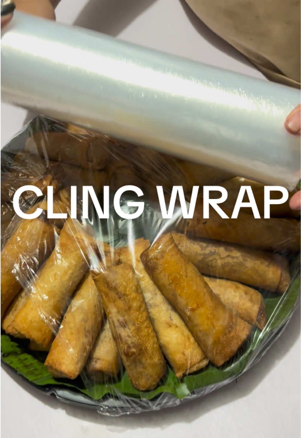 Cling Wrap Food wrap para sa mga excess nyong pagkain bago itabi sa ref! #foodcatering #foodstorage #foodkeeping 