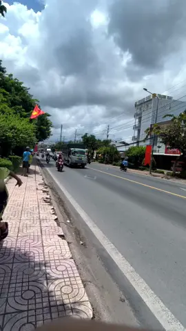 tình yêu của tôi ơi quá hay chú @Ｔｒịｎｈ Ｈｉếｕ @QUANG TRẦN 🌊 @Đăng Nguyễn #chichkenidol #xuhuong #basuri 