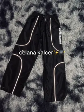 menyala gini le🤩🫵🏻#celanatrackpants #celananyala #foryou #kalcer 