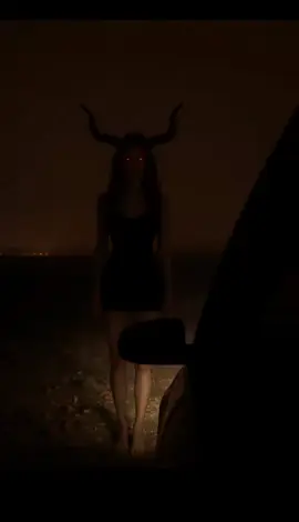 سواد_الليل_بقرونك_وموج _البحر_بعيو)