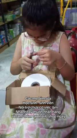 Tuyển NV nhận việc về làm tại nhàCông việc Cắt tem áo quần tại nhaLương: 1 TRIỆU 1 CUỘN TO _ 6000 TEM CẮT BỎ  THÀNH 200 TÚI  MÁC NHÃN THEO SIZE * Thời gian làm việc không hạn chế⏱ *Công việc nhẹ nhàng… Khá đơn giản, rảnh giờ nào làm giờ đó phù hợp với các bà mẹ bỉm sữa, hssv muốn kiếm thêm thu nhập...*Hàng giao tận nhà , làm xong hàng có nhân viên đến nhận và trả lương#tuyendung #xuhuong 