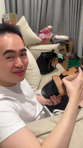 con bé Chi này nó lì lắm nè cô chú ơi #tinathaothi #tinathaothidaily 