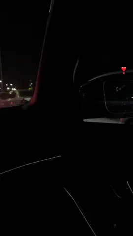 وبحس معاه اني انا بالسما مش بالدنيا ❣️#حمادة_هلال 