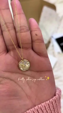 Ahhhh sparks from the start✨💖 when worn ba? 🤗