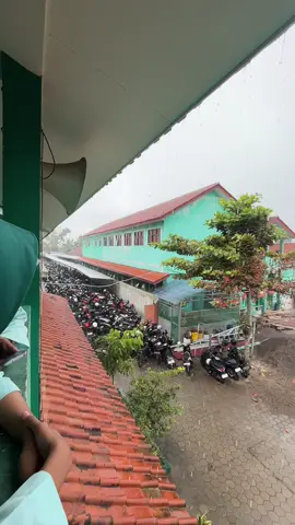 Klebus tenan iki cah #klebus #dumes #guyonwaton #kebumen24jam #man4kebumen #4u #fyp #masukberanda #trending #hujan 
