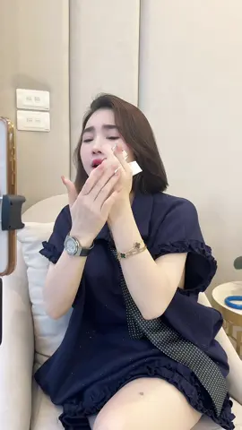 Mưa nắng gì cũng nhớ phải dùng kem chống nắng nha các tình yêu ơi😻 #huyenphi 