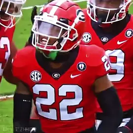 She dont want no puppy, she want a big dawg #nfl #cfb #georgia #georgiabulldogs #packers #greenbay #edit #viral #fyp #foryou #foryoupage #trend #trending #stbrock #CapCut 