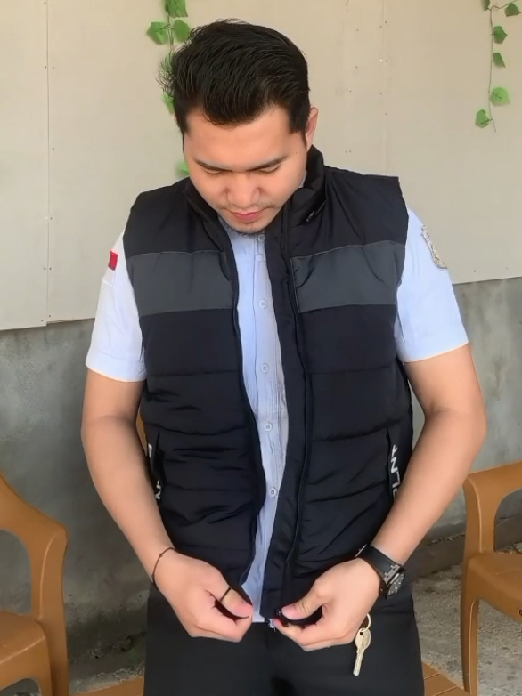 Cakep Banget Rompi Nya😎, udah dapat + hoodie ya jadi bisa di lepas pasang🔥 #rompi #rompipria #rompigelembung #vest #rompivest 