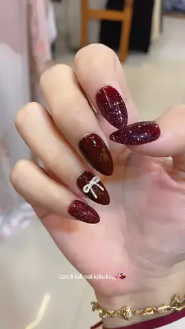 aww💅🏻💃🏻 #pressonnail #kukupalsu #maroon 