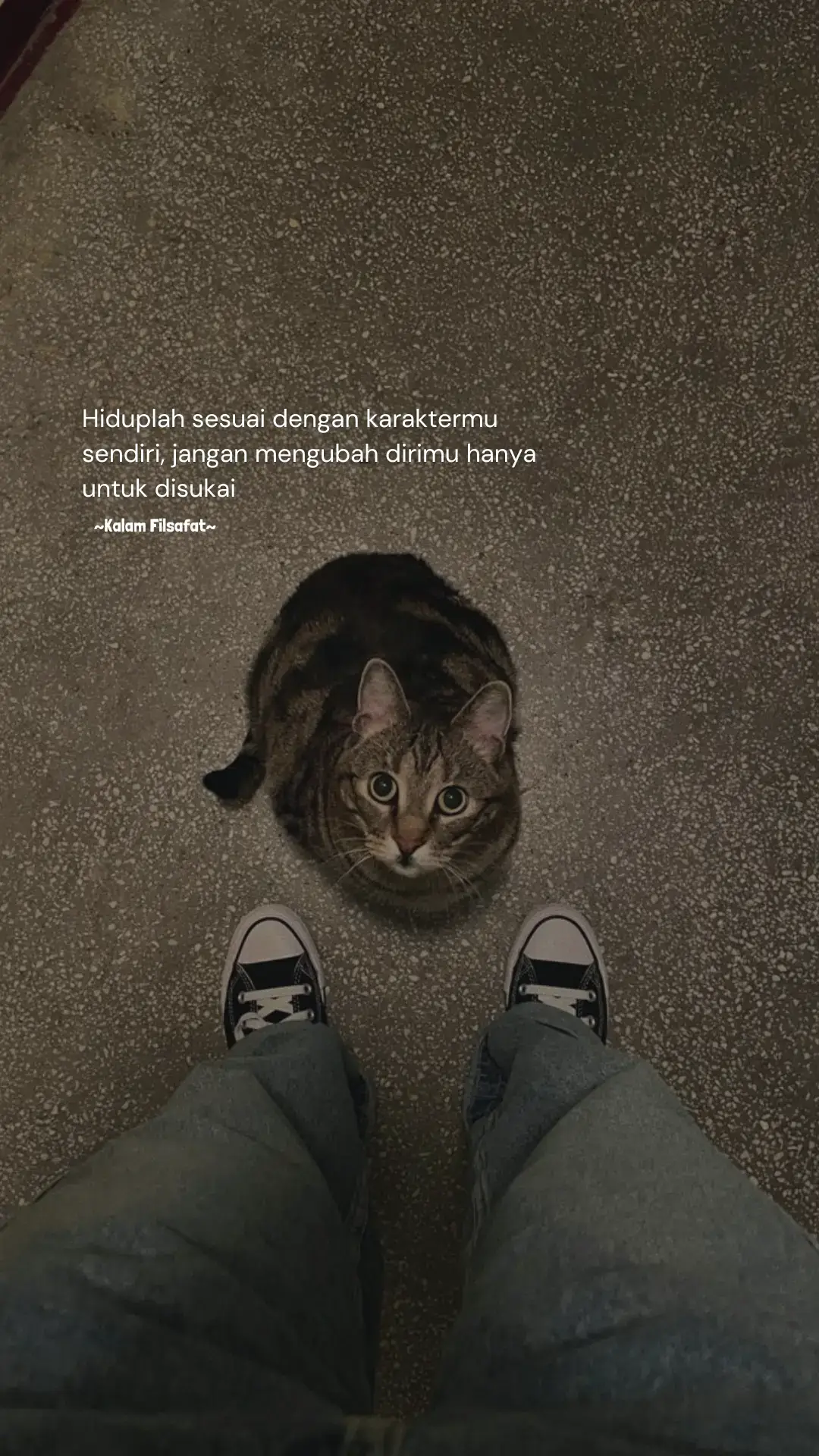 Hiduplah dengan karaktermu sendiri  #filsafatcinta #filsafatrindu #filsafatjawa #fyp #kalamfilsafat 