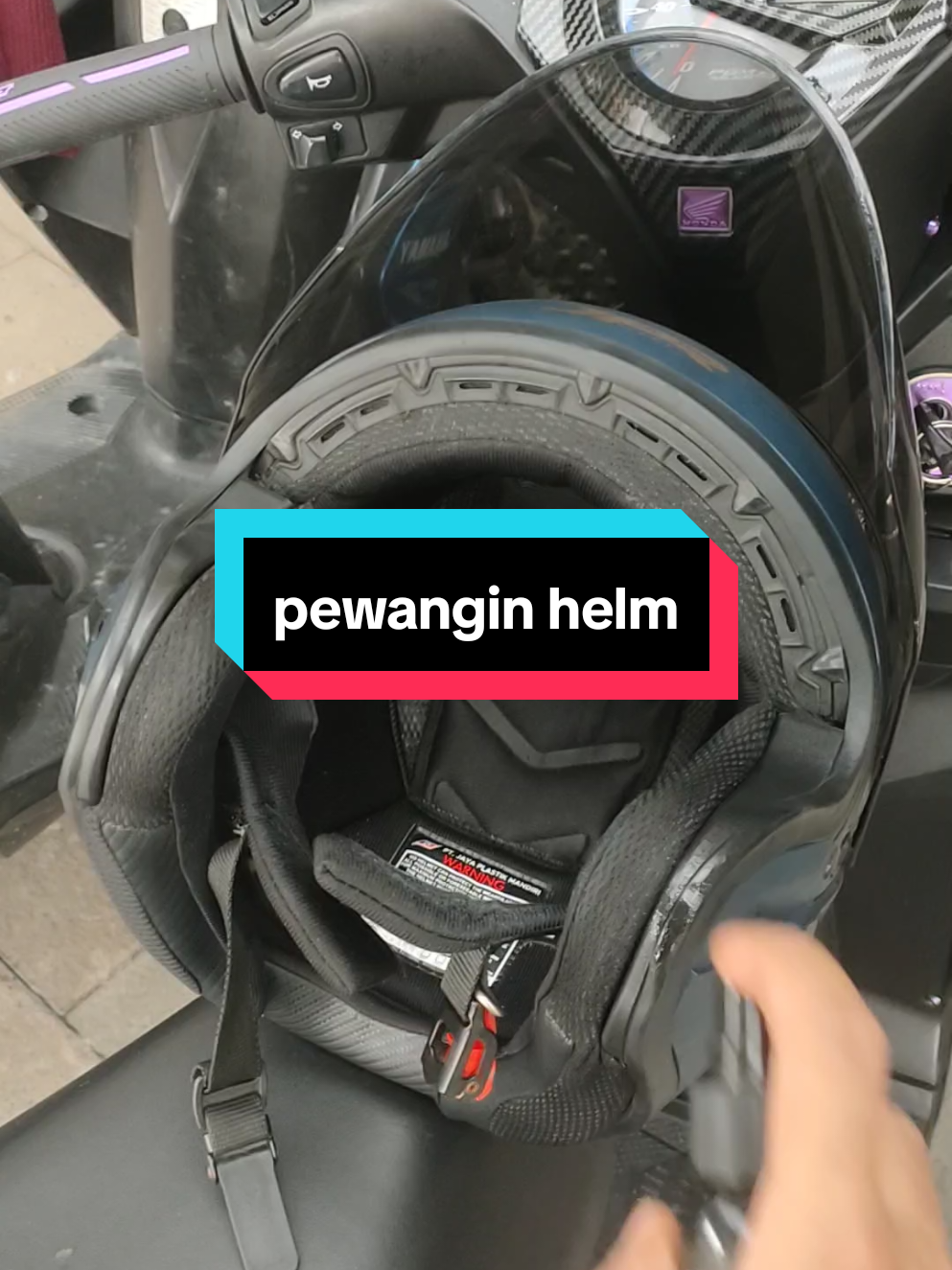 pakee ini buat helm wangi prenn 🥰 . #beatdeluxe #fyp #beatdeluxemodifikasi #penggunaring17 #beat2020 