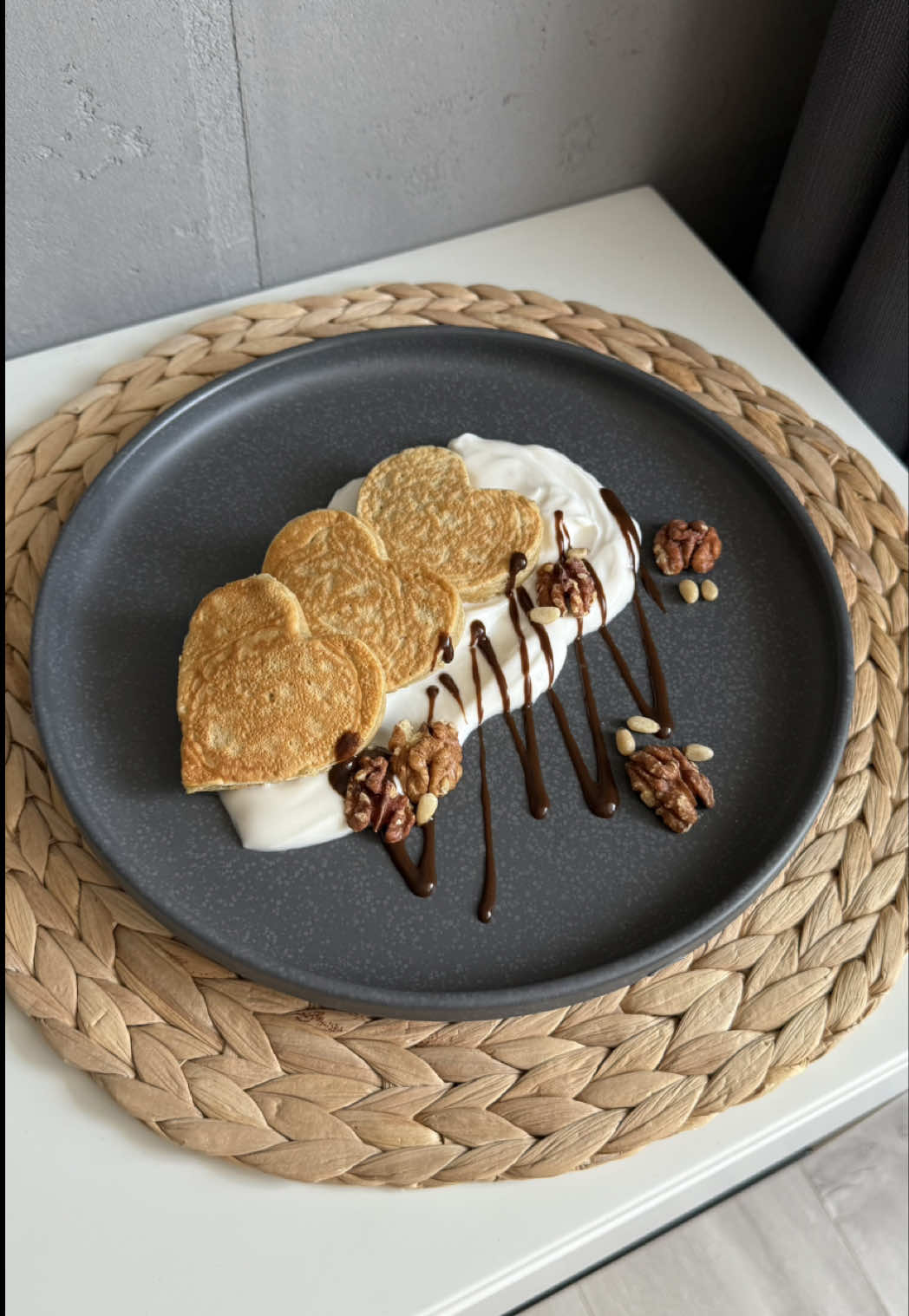 Post sponsorowany 🥞 Proteinowe pancakes  Kto powiedział, że słodkie posiłki nie mogą być pełnowartościowe? 🙌  Te pancakes to nie tylko pyszny początek dnia, ale też solidna dawka białka, które wspiera regenerację mięśni i daje energię na długo. Dlaczego warto je włączyć do swojej diety? ▪️ długo trzymają sytość ▪️ wspierają regenerację po treningu ▪️ pomagają utrzymać stabilny poziom cukru we krwi ▪️ są świetnym zamiennikiem klasycznych słodkości 💡 Tip: do ciasta wystarczy dorzucić odrobinę odżywki białkowej, a zwykłe pancakes zmieniają się w proteinową bombę Ja użyłam białka wegańskiego od @KFD  ❗️Użyj kodu GRECKA aby dostać promke!