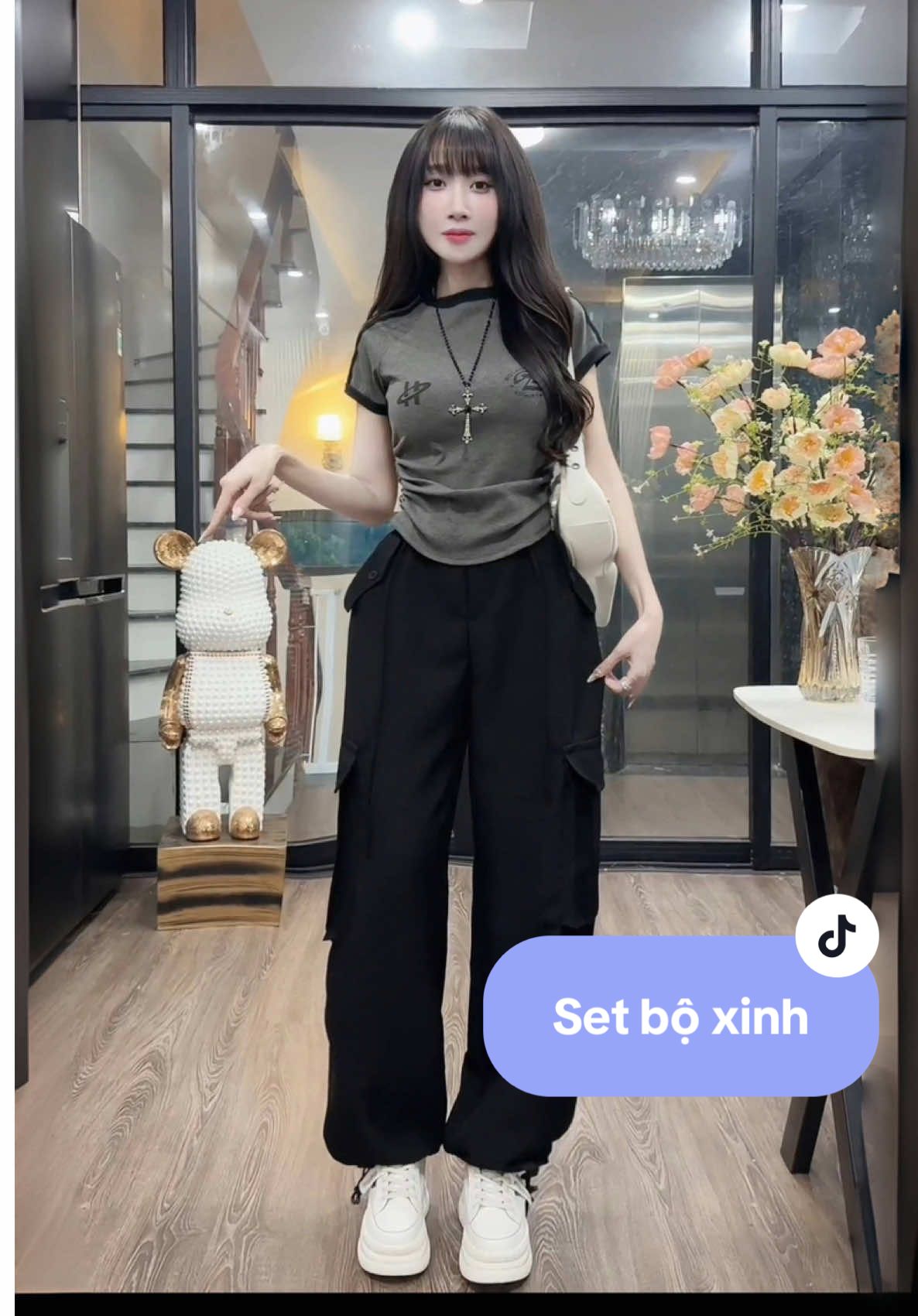 Bà nào lười mix đồ rinh e nó về là hợp lí nha , lên phom xinh lắm í