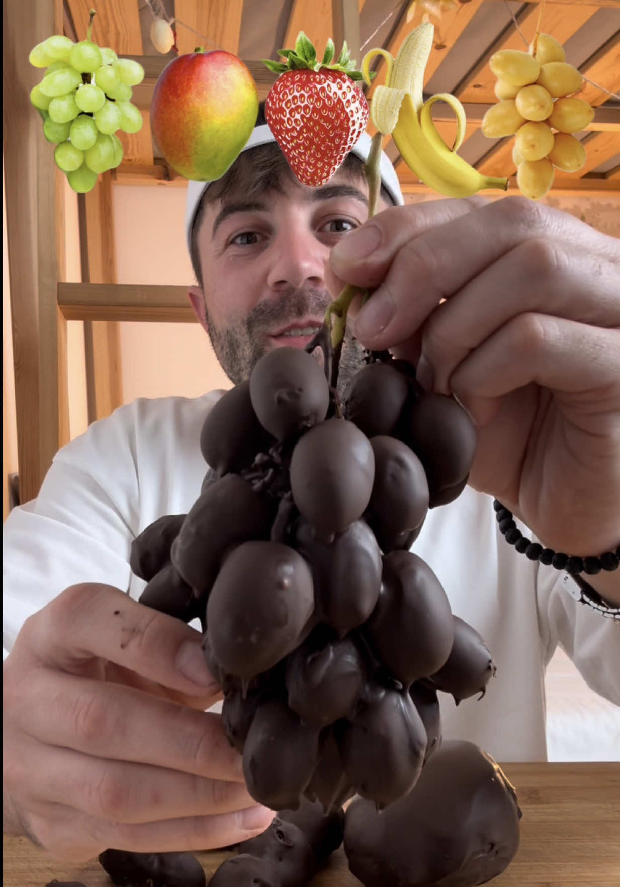 New trending 🍇🥭🍓fruits in chocolate #mukbang #asmr #fruits #trendiing #foodasmr 