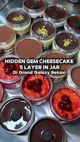 Hiddem gem dessert cheesecake 5 layer in jar di Galaxy Pliss ini wajib viral enakk banget, manisnya pas gak bikin enek Buruan deh cusss langsung aja cobain yaaa @cakexpress.id  @CHEESECAKE 5 LAYER  📍Rukan Grand galaxy City Rose Garden 9 no 18 Bekasi Selatan (Ruko warna pink) Galaxy Bekasi  📍Jakpus Tanah Abang (Pickup Only) #kulinerbekasihits #kulinerbekasi #cakeexpress #cheesecakebekasi 