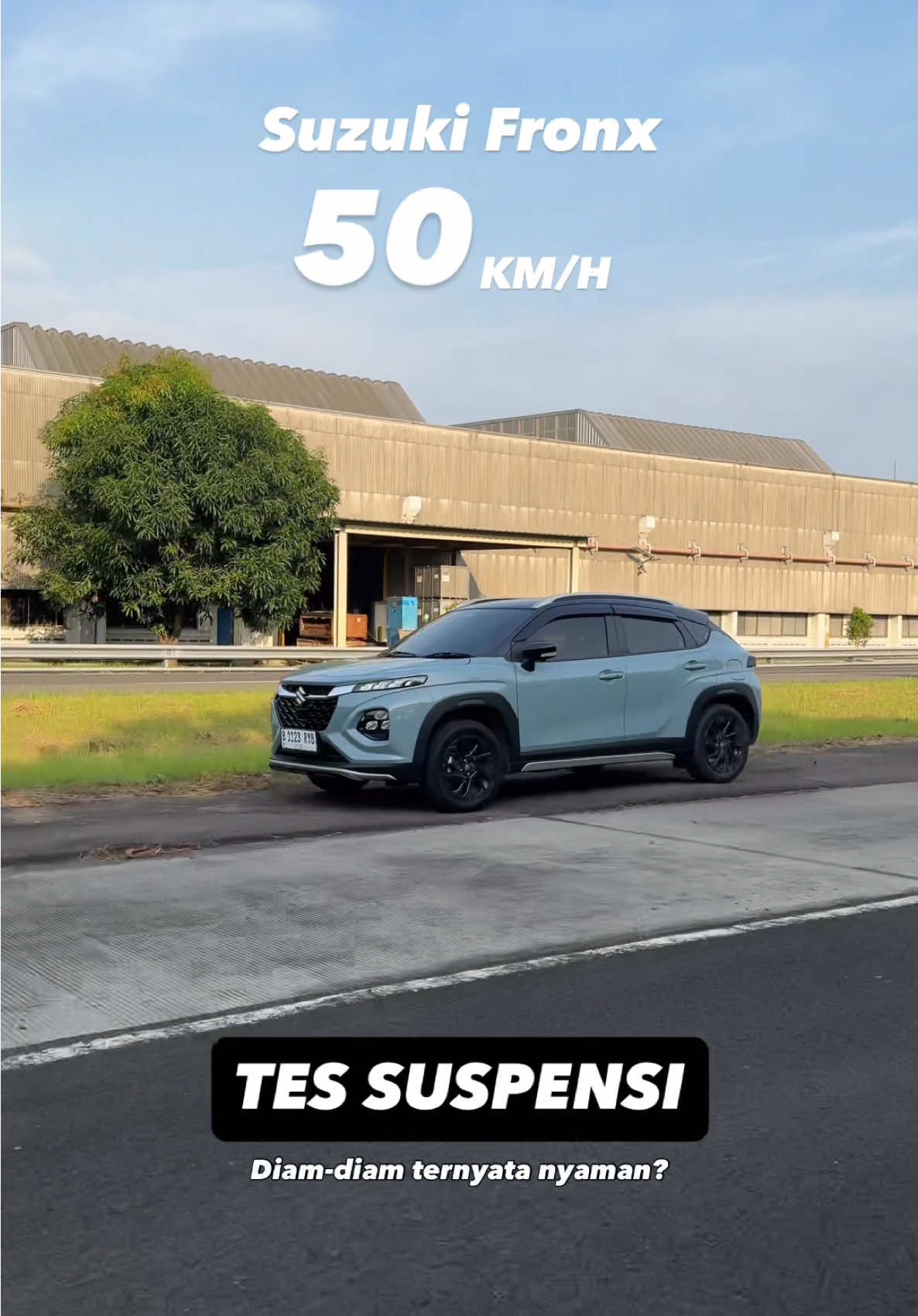 Tes suspensi Suzuki Fronx! Not bad nih ternyata, lumayan empuk pas lewatin jalan rusak! Udah pas kali yaa gantiin Baleno di sini? #suzuki #fronx #baleno @Suzuki Indonesia 