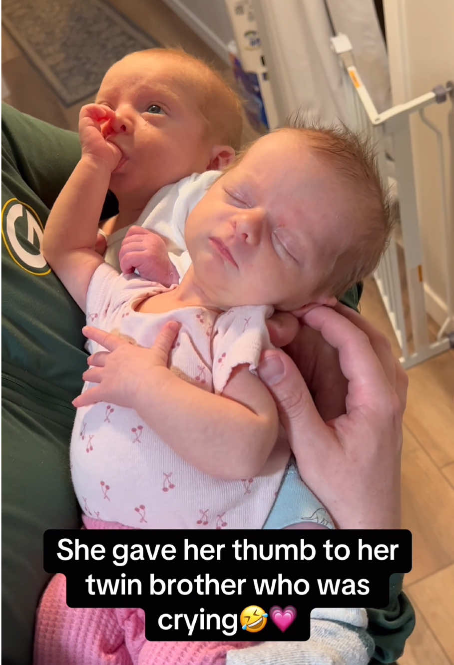 Tute twins 🥰🥰#baby #cute #twins #cutebaby #babyfever #babylove #funny #happy #babiesoftiktok #foryou #usa🇺🇸 