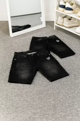 Celana Pendek Luxurious Last forious jeans pendek #outfitcowo #celanamurah #celanapendek #celanajeans #celanaviral 