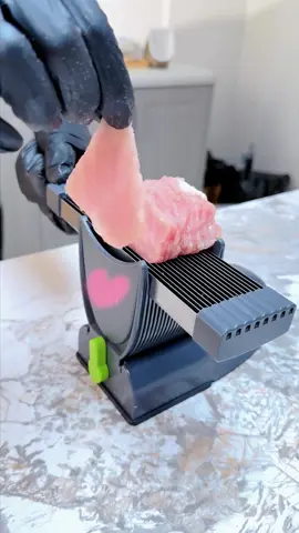 Meat slicing made easy 🪓 One tool for slices, strips, mince! #KitchenHack #MeatCutter #TimeSaver#easymealprep 