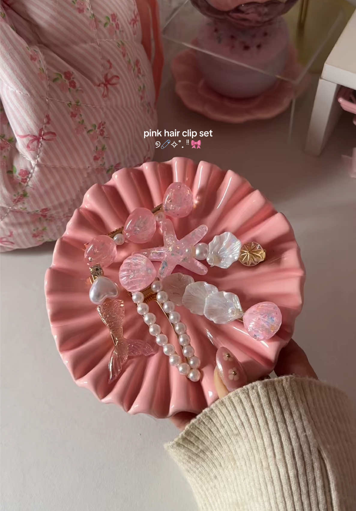 So inlove with this pink hair clip set 🥺🎀✨💕 #hairclip #hairpin #hairaccessories #pinkhairclip #eleganthairclip