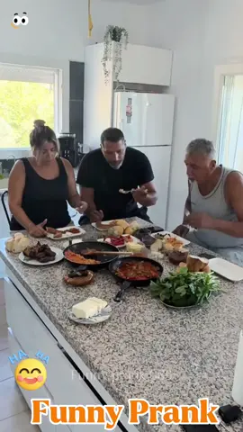 Funny prank 😂 #scareprank #scarecam #scared #scarytiktoks #for #foryou #funny #prank #prankvideo #funnyvideos #funnytiktok #funnymemes #hahahaha 