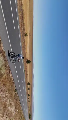 Oscar çöllerde ama bisikletle 🌵🚵  #nevşehir #kozaklı #drone #djimini4pro#EnergiKuatTiapLangkah 