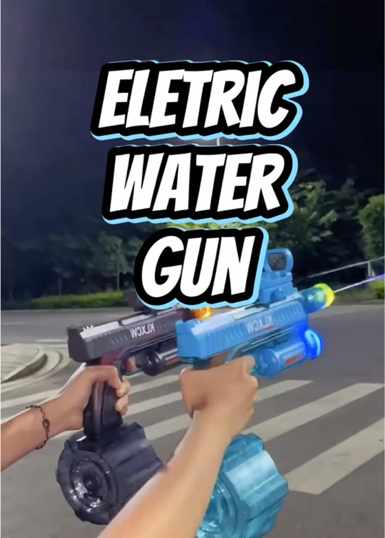 Eletric Water Gun for your kids , family friendly water war fight  #toys #toyforkids #watergun #tiktokmademebuyit #tiktokmalaysia 