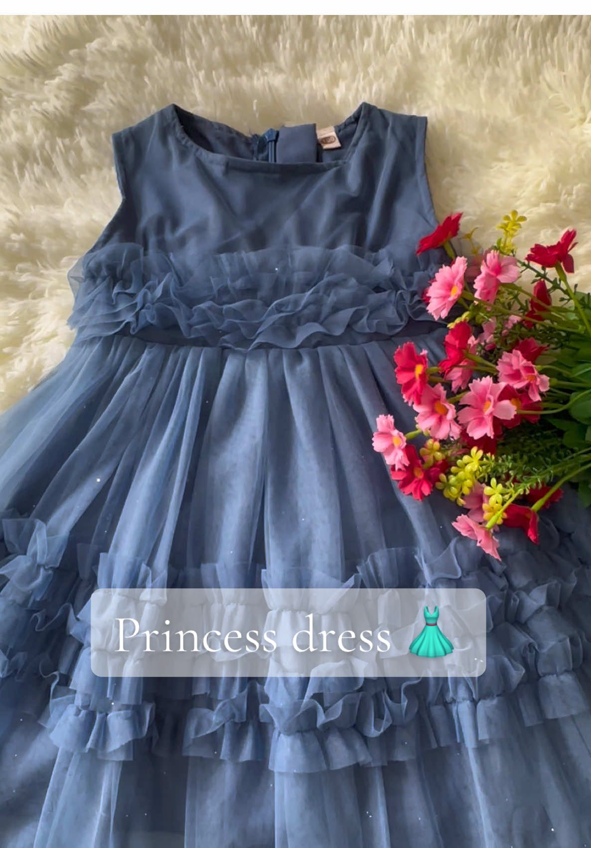 Mini gown for your little one! #princessdress #mankaidi #princess #babydress #affiliatemarketing 
