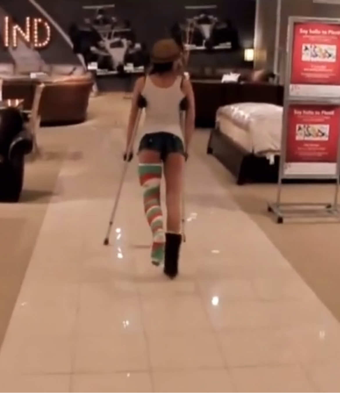 Crutches crutches😋🩼🩼 they are not for the weak #fypシ゚viral #fyp #broken #legcast #crutches 