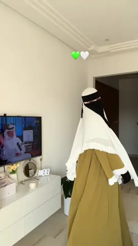 أي تنسيق شدّكم أكثر في الفيديو؟ ✨🥷🏻💜🤎🩶💚🤍#fypシ゚viral🖤video #explore_اكسبلورر #creatorsearchinsights #hijab #capcutvelocity 