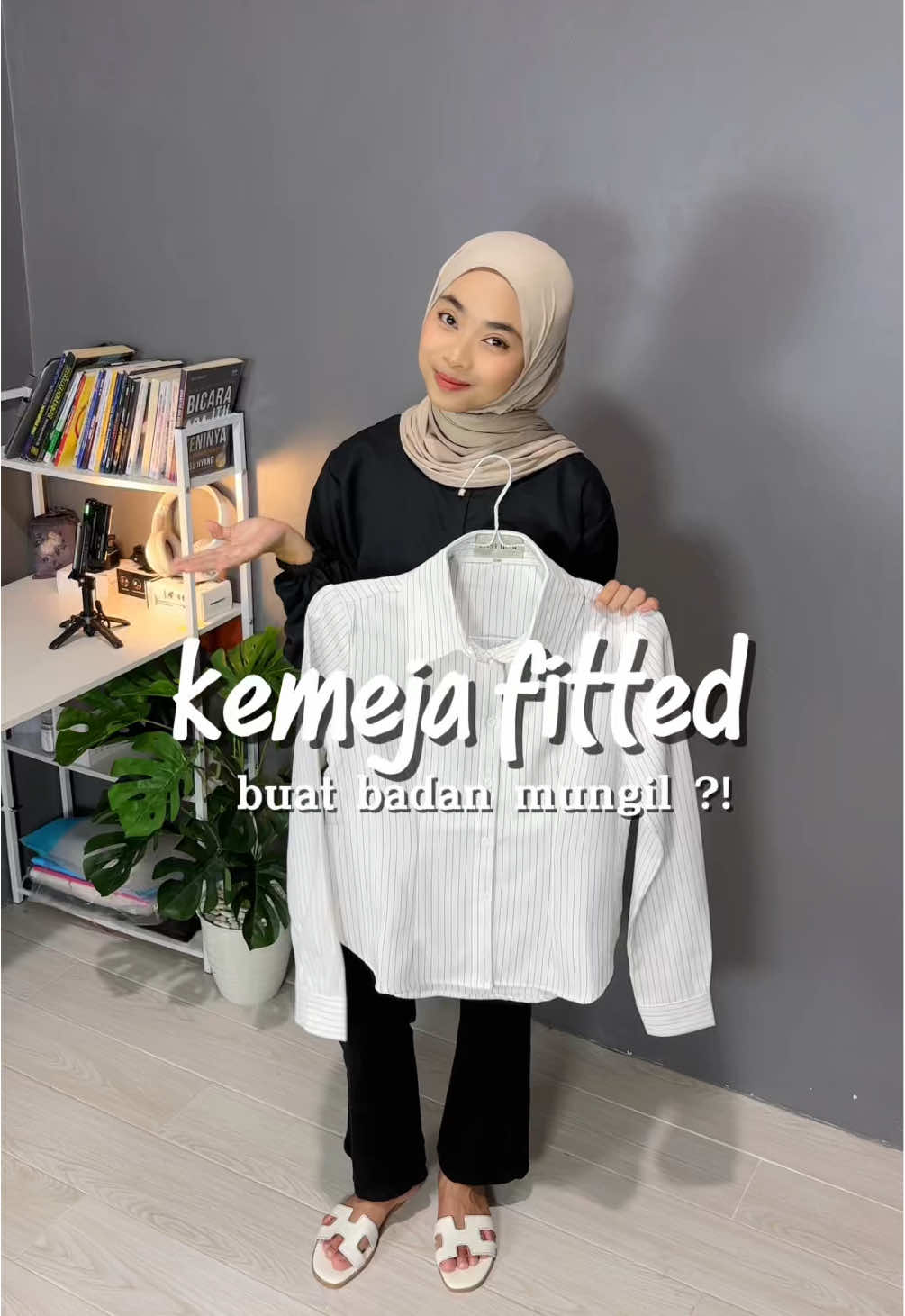 aku kira bakal tenggelam, ternyatas pas banget di badan petite🫶🏻 #kemeja #fitted #fittedshirt #fyp 