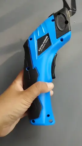 spill alat potong yang canggih