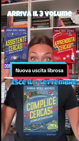 Finalmente il terzo volume COMPLICE CERCASI di @Hannah Nicole Maehrer arriva in Italia il 9 settembre con @Casa editrice del booktok #book #books #booktokita #booktokitalia #ilmiorifugioneilibri #assistentecercasi #apprendistacercasi #complicecercasi 