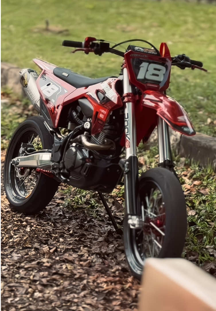 #crf #supermoto #crfinthesky 