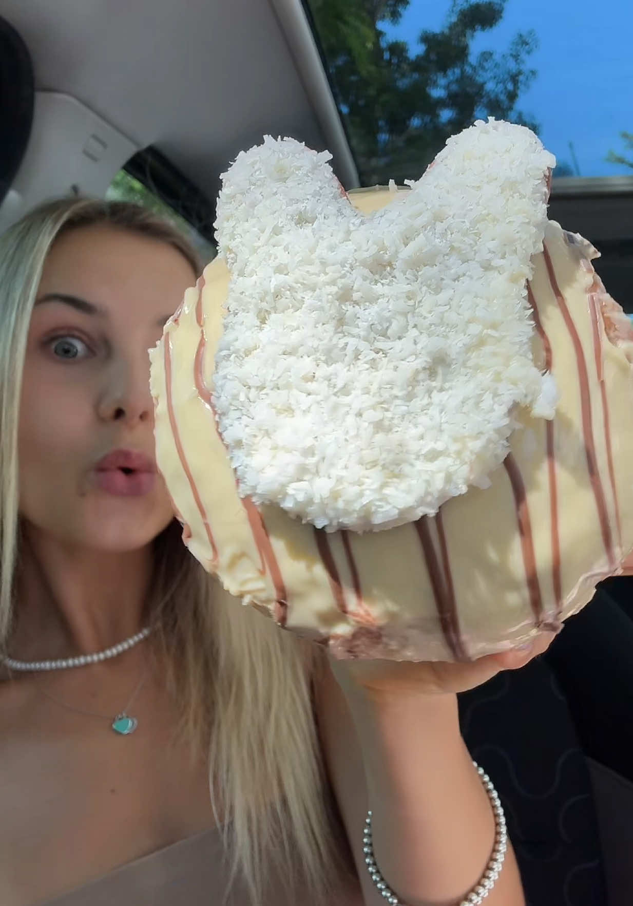 Sweet Ride 32✨ Today I try donuts from TUBA – Nutella/banana 🍫🍌 & Oreo 🍪. Guys, this is literally 1000/10! 😍 So fluffy, so creamy, full of filling – I’m in love. My fave is Nutella + banana. А какой вкус у вас любимый пончика? 🍩 #foryou #mukbang #donuts #nutella #asmrfood 