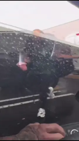 The only pink thing i know 🩷💜Wizz Air💜🩷 #wizzair #edit #fyp #like  #viral  @Scotti💫 