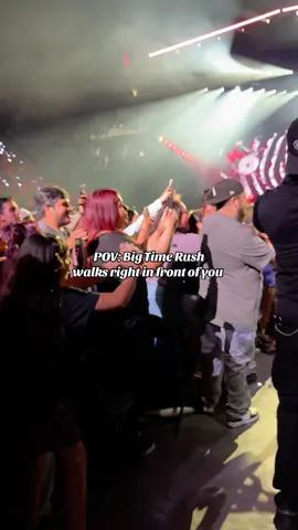 I held both of their hands 😭 Love you so much @Big Time Rush  #bigtimerush #btr #bigtimerushforever #concert #nickelodeon 