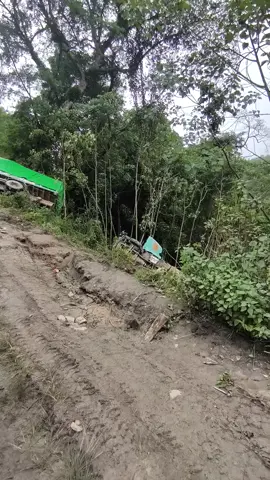 #🚚 #အခုလိုမျိုးမြင်ရတော့စိတ်ထဲမကောင်းဘူးဗျာ😔#fypシ゚ #fypပေါ်ရောက်စမ်း 