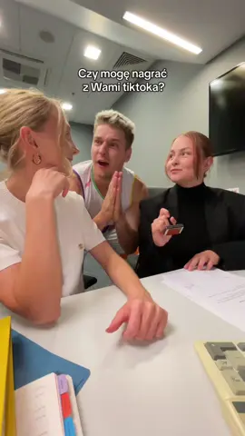 @Ostry @wika_mp3 Widzowie tęskniliście za Ostrym? 😂