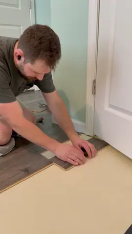 Always glue the locks together in this area. Thank me later!  #laminate #homeimprovement #flooring #floorcovering #flooringtips 