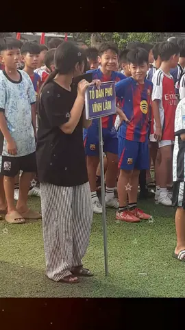 #xhhhhhhhh #xhuonggggggggggggggggggggggggggggg #xuhuong khi chỉ cs 1 đứa con gái duy nhất ik nhận giải đá bóng kiểu