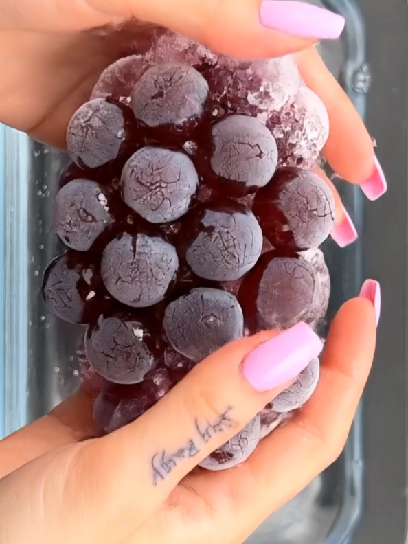 Grapes 🍇 ice ASMR 😍😍  #Asmr #satisfying #asmrsounds #fyp #foryou 