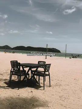 Catch flights, not feelings… unless it’s Chenang calling 😜✈️ #chenang #langkawi #beach 