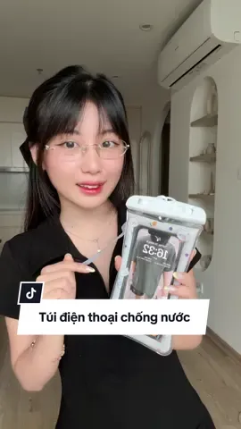Trời ơi túi đưjng điện thoại chống nước này có phao luôn nha #hoaihayho #reviewdogiadung #tuidienthoaichongnuoc #tuidungdienthoai 