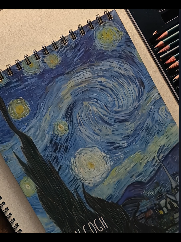 Sketchbook yang sering aku pake🍀 karena kualitasnya yg bagus, bertekstur, dan enak buat ngarsir. Yang mau samaan bisa cek keranjang kuning🌷🫶🏻 @Aimilo OfficiaI Store #drawing #art #sketch #fyp #sketchbook 